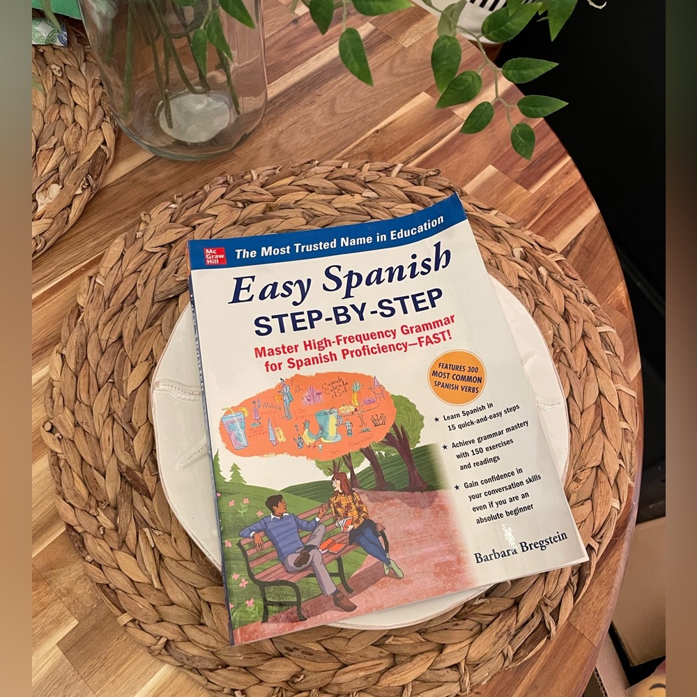 Easy step by step Spanish book